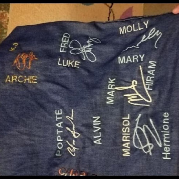 I’m selling riverdale designs 4 jackets and more - Picture 4 of 8